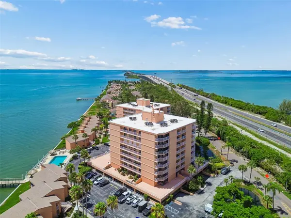 7430 SUNSHINE SKYWAY LN S #201, St Petersburg, FL 33711