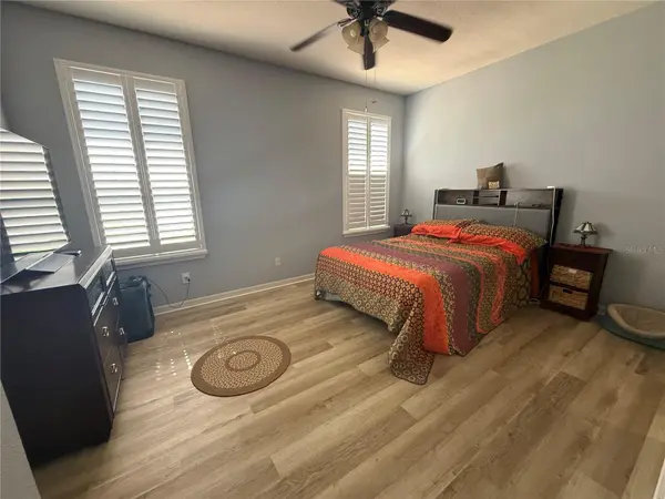 5673 SUNSET FALLS DR, Apollo Beach, FL 33572