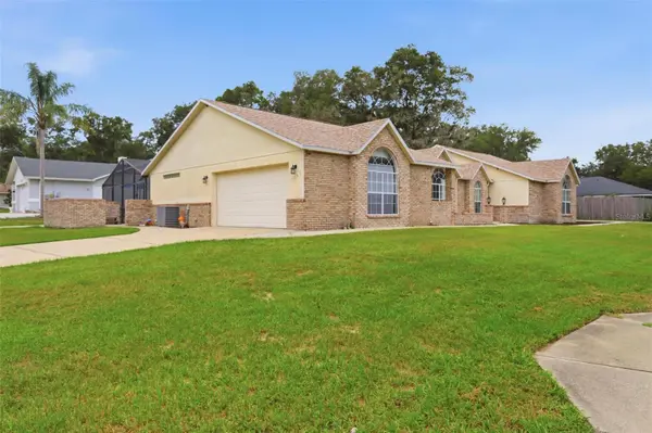 1095 E WISCONSIN AVE, Deland, FL 32724