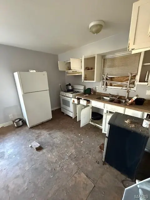 1219 Sullivan AVE, St Louis, MO 63107