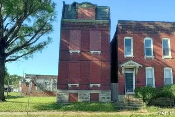 2806 Magnolia AVE, St Louis, MO 63118