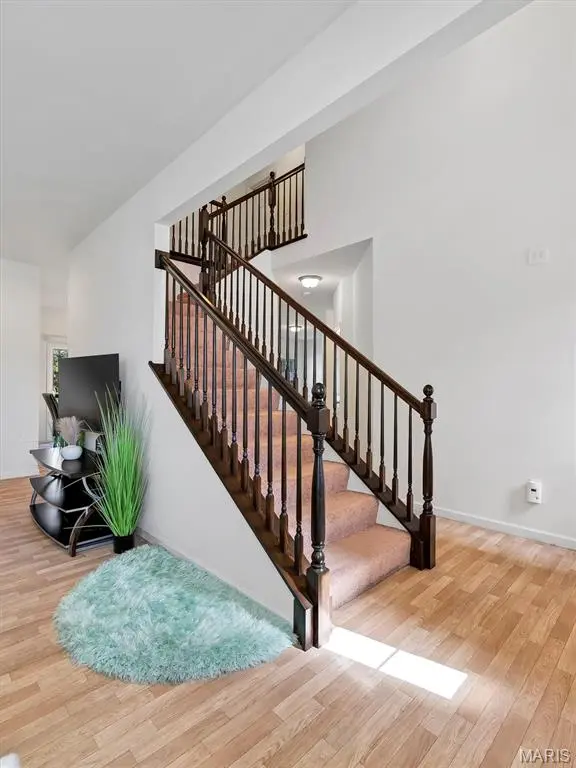 2775 Winding Valley DR, Fenton, MO 63026