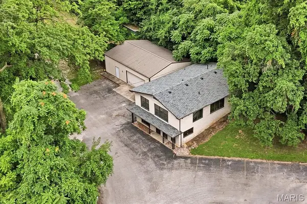 7100 Old Saint Louis RD, Belleville, IL 62223