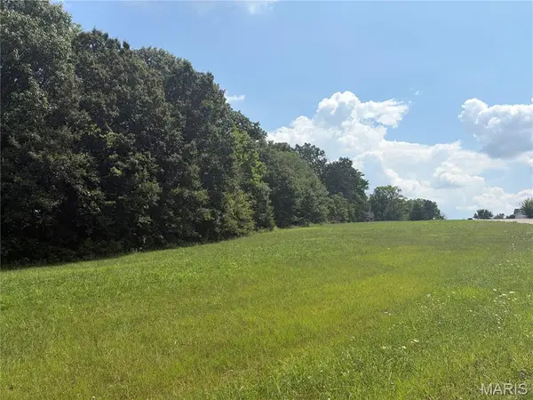 100 Summers DR, Hawk Point, MO 63349