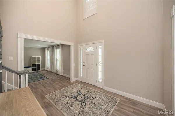 583 Princeway CT, Manchester, MO 63011
