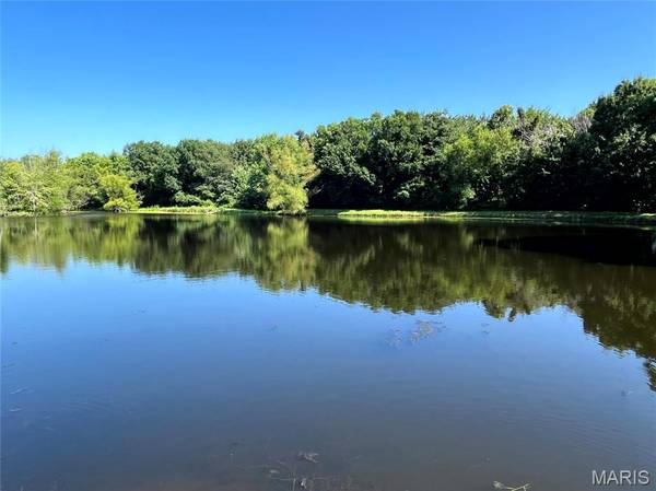 1 Country Life, Defiance, MO 63341