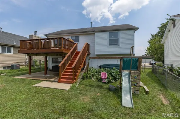 171 Kunze DR, St Charles, MO 63303