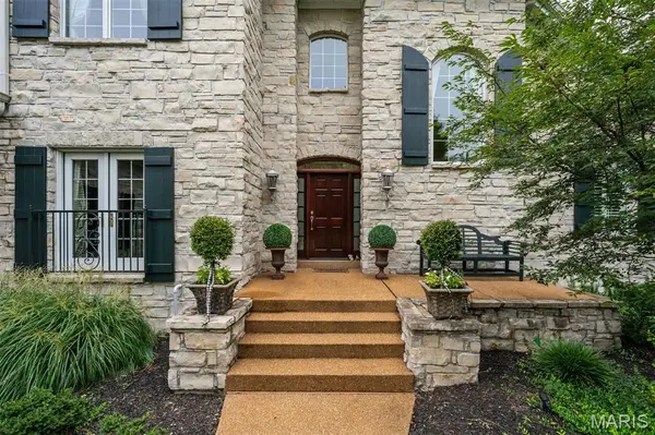 5 Briarbrook TRL, Des Peres, MO 63131