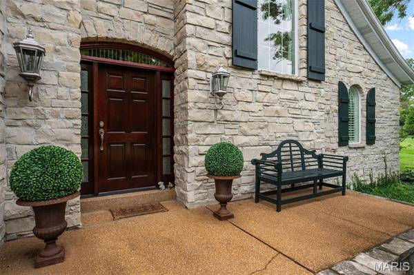 5 Briarbrook TRL, Des Peres, MO 63131