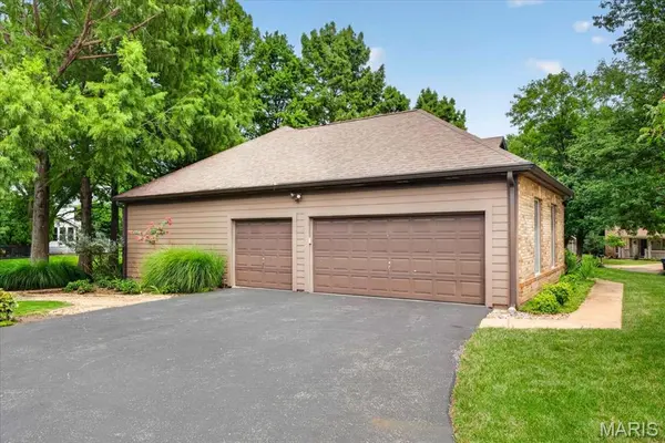 1903 Larimer TRL, Wildwood, MO 63011
