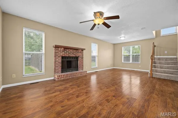 1232 Hillock LN, O'fallon, IL 62269