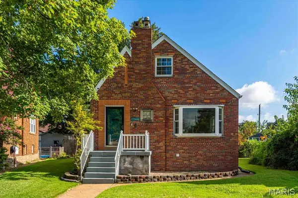 6421 Lindenwood PL, St Louis, MO 63109