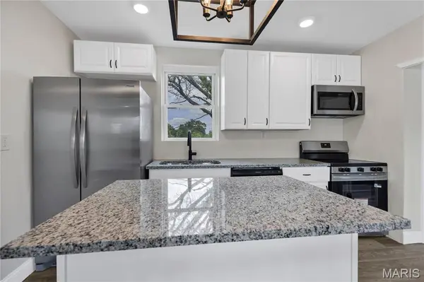 9607 Reavis RD, Affton, MO 63123