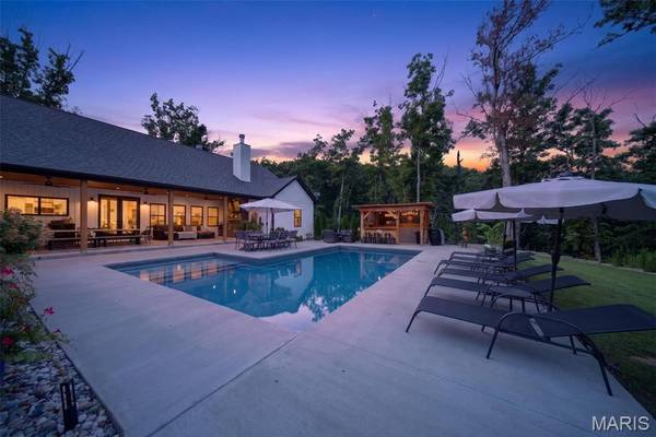 265 Whitetail LN, Warrenton, MO 63383