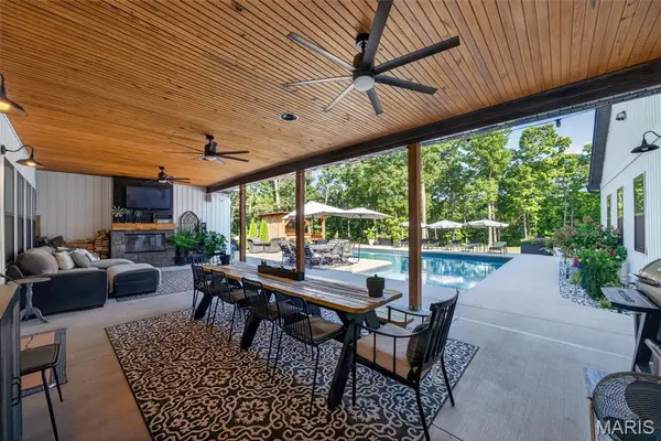 265 Whitetail LN, Warrenton, MO 63383