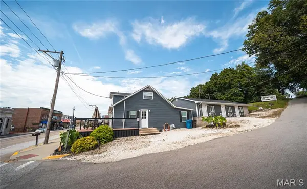 230 E Main ST, Grafton, IL 62037