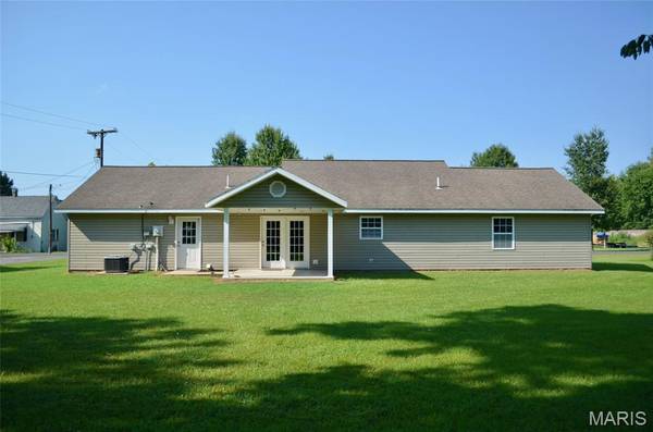 1449 Bloomfield ST, Oran, MO 63771