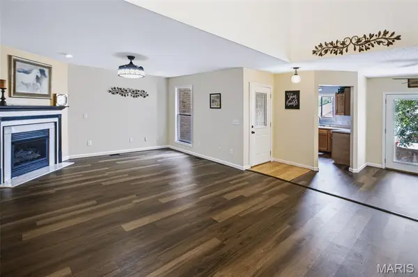 1003 Angela CT, Jerseyville, IL 62052