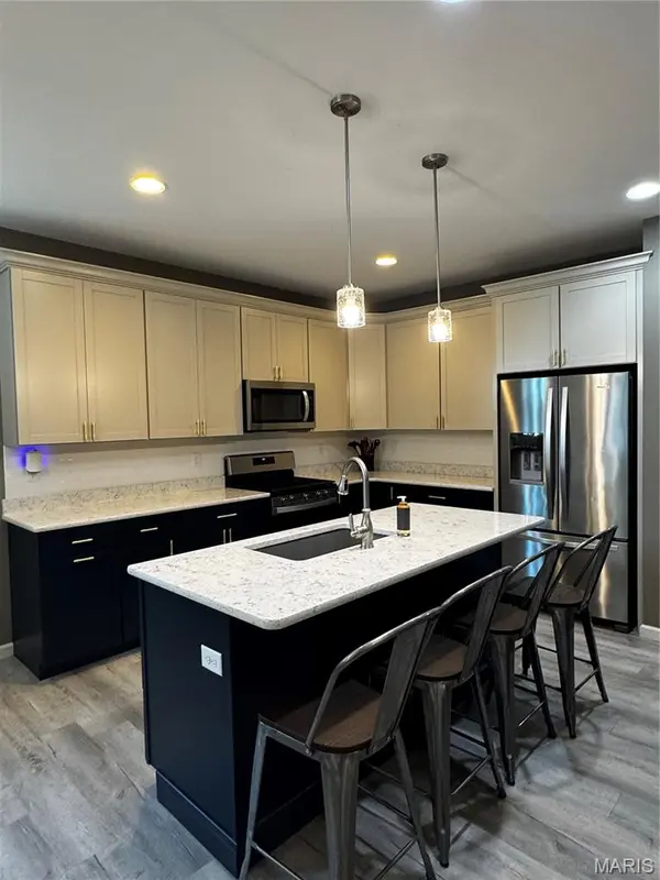401 Copperfield CT, St Charles, MO 63301