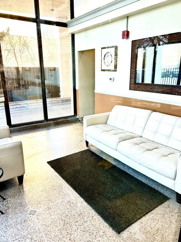 6701 S Crandon AVE #9B, Chicago, IL 60649
