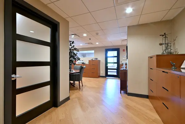 25 E Main ST #202, Roselle, IL 60172