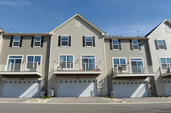 530 Cimmaron CIR, Crystal Lake, IL 60012