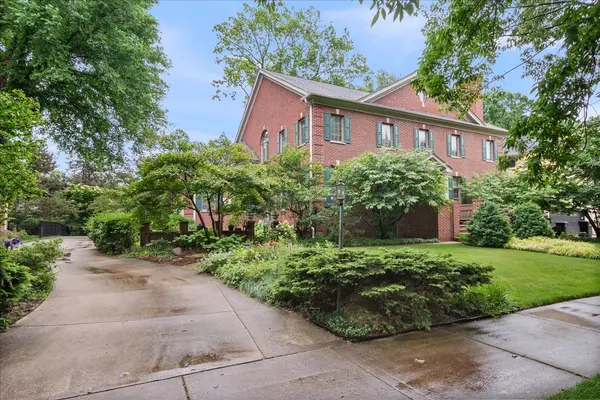 9035 Keystone AVE, Skokie, IL 60076