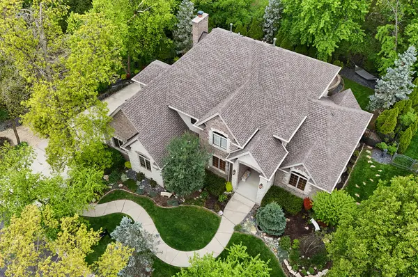 209 Linden Oaks LN, New Lenox, IL 60451