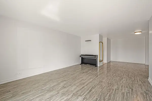 7229 W Higgins AVE #105, Chicago, IL 60656