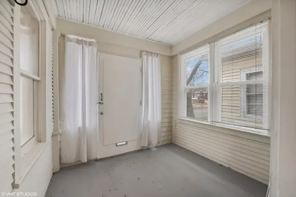 5359 W Berenice AVE #1, Chicago, IL 60641