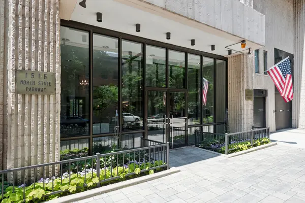 1516 N State Pkwy #14C, Chicago, IL 60610