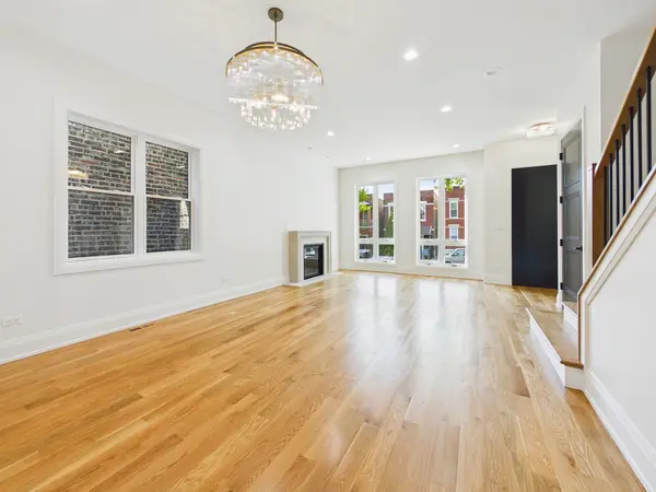 2638 W Superior ST, Chicago, IL 60612