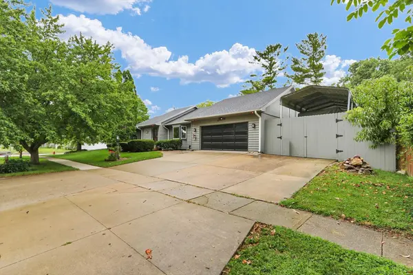 3501 Roxford DR, Champaign, IL 61822