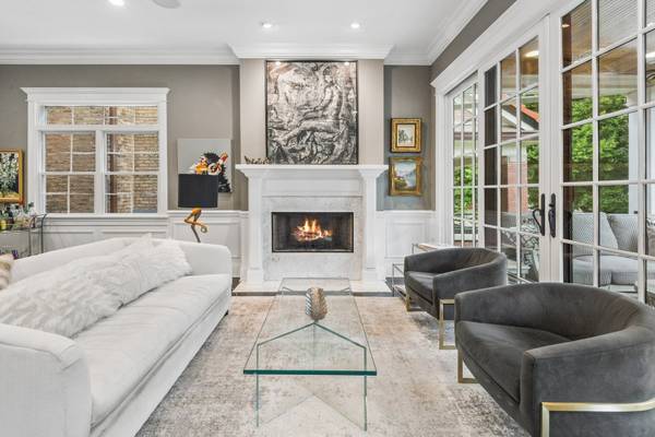 2109 W Sunnyside AVE, Chicago, IL 60625
