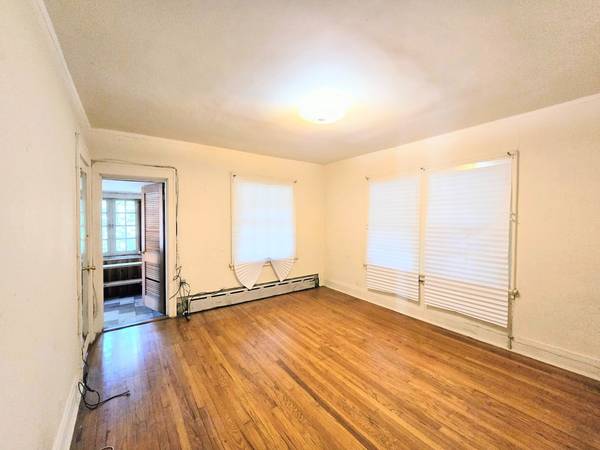6845 S Chappel AVE, Chicago, IL 60649