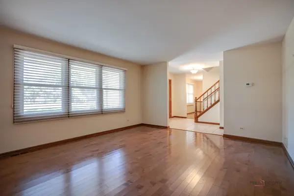 19665 W HAWTHORNE BLVD, Mundelein, IL 60060