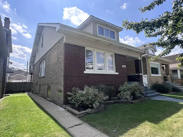 5839 W Eastwood AVE, Chicago, IL 60630