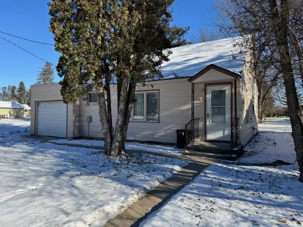 525 2nd ST N, Middle River, MN 56737