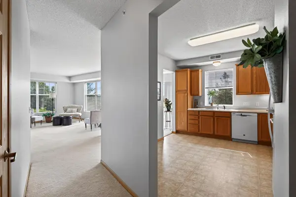 1900 Rush Lake TRL #232, Saint Paul, MN 55112