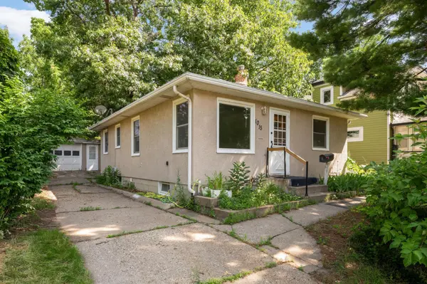 1015 Hubbard AVE, Saint Paul, MN 55104