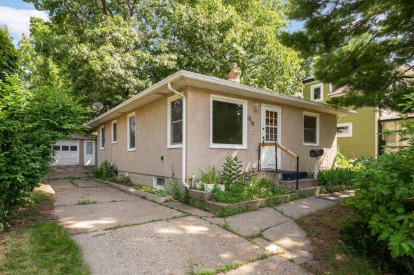 1015 Hubbard AVE, Saint Paul, MN 55104