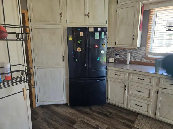 215 W 4th ST, Fairmont, MN 56031