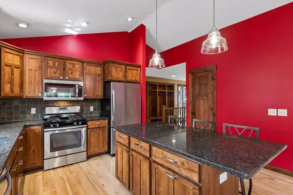 2314 Rangeview LN, River Falls, WI 54022