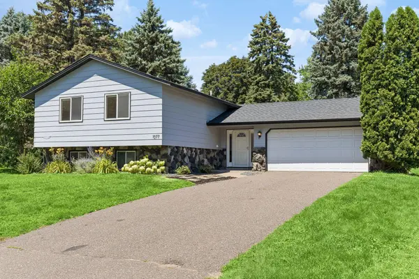 1077 Churchill CIR, Shoreview, MN 55126