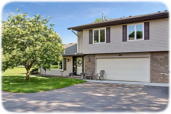 9558 Kingsview LN N, Maple Grove, MN 55369