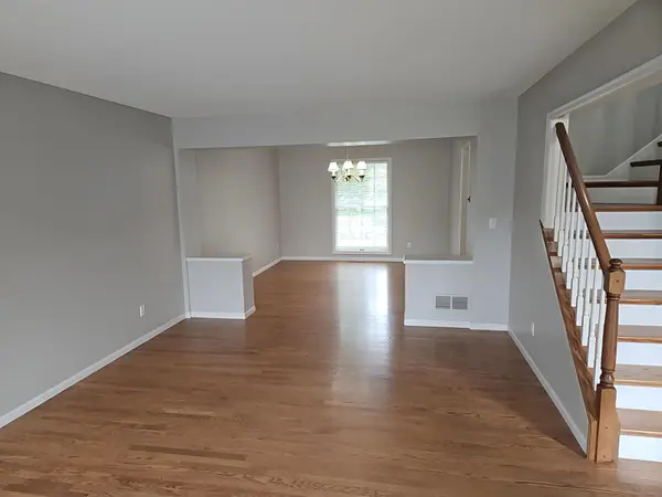 8982 Hunters TRL, Woodbury, MN 55125