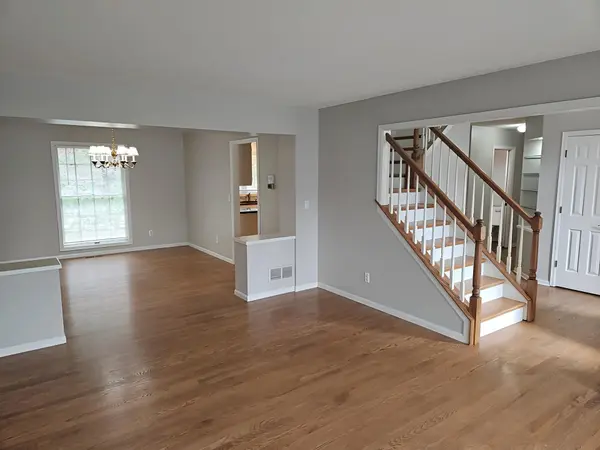 8982 Hunters TRL, Woodbury, MN 55125