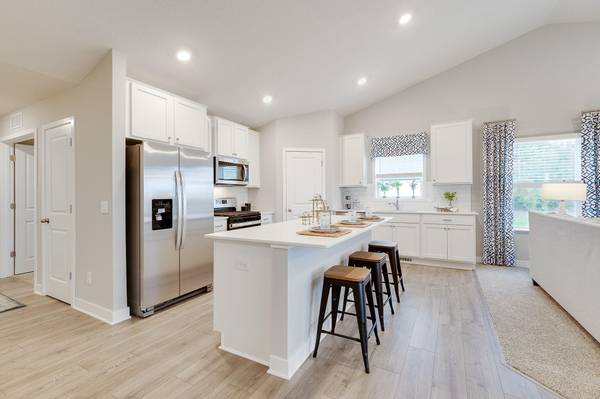 2295 LaTour DR, Shakopee, MN 55379