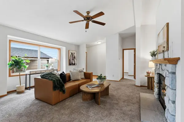 1534 Larpenteur AVE E, Saint Paul, MN 55109