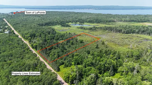 740 Middle RD,  La Pointe,  WI 54850